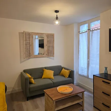 Apartment Centre Historique Saint-Raphael (Var)